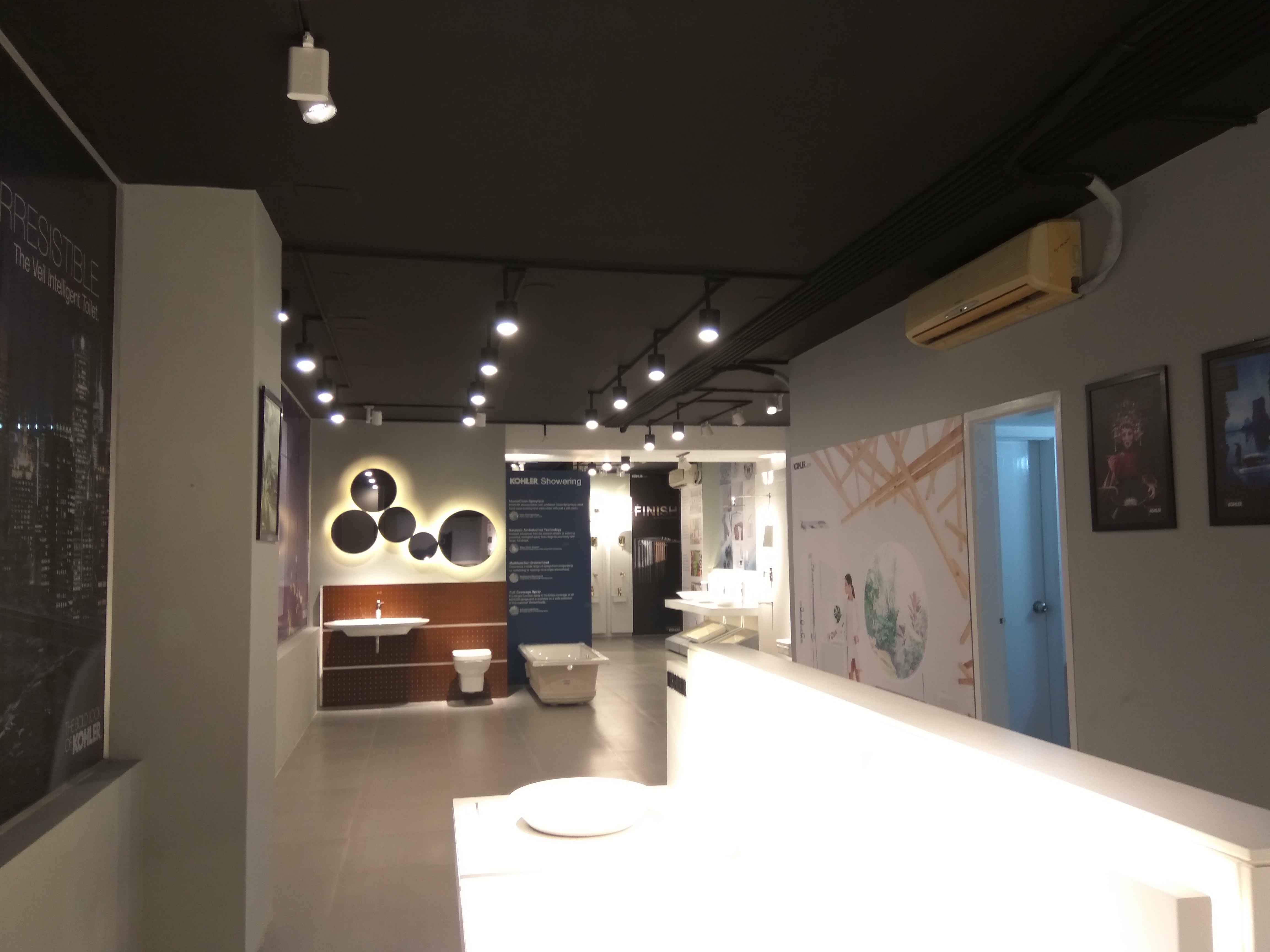 Exquisite Corporate Showroom Interior